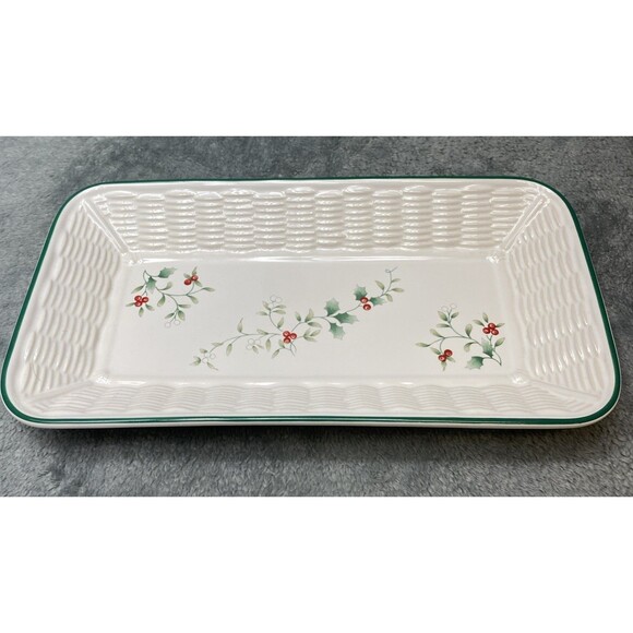 Pfaltzgraff Winterberry Basketweave Christmas Bread Tray Appetizer Dish Holiday - Picture 1 of 10